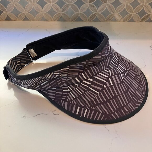 Nike Golf Women’s Visor Gray And White Moisture Wick Big Bill - Picture 3 of 9